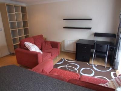 Apartment in Manchester, First Street, Hulme - View 3