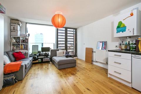 2 bedroom maisonette to rent, Deptford High Street, London, SE8