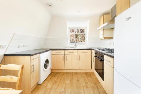 2 bedroom flat to rent, Oakfield Road, Clifton