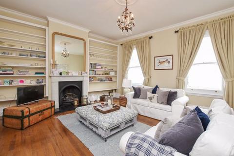 2 bedroom flat to rent, Craven Mews, Clapham Common Northside, SW11