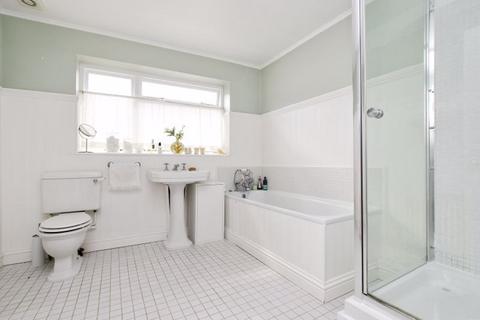 2 bedroom flat to rent, Craven Mews, Clapham Common Northside, SW11