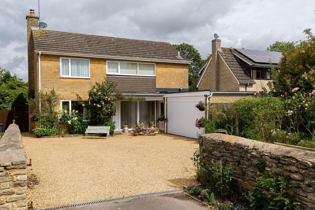 Duck End, Hinton in the Hedges 3 bed detached house £450,000