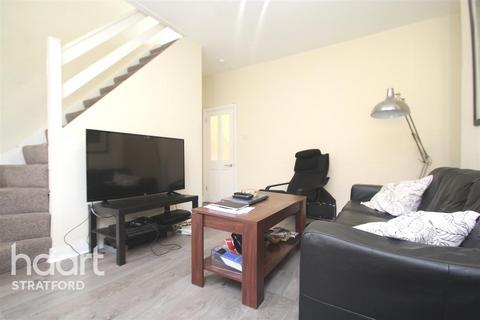 3 bedroom terraced house to rent, Falcon Street, Plaistow, E13