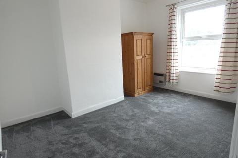2 bedroom terraced house to rent, Holme Street, Liversedge, WF15