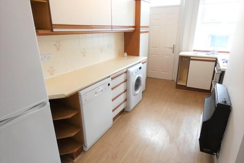 2 bedroom terraced house to rent, Holme Street, Liversedge, WF15