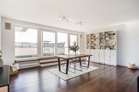 3 bedroom flat to rent, Dolphin House, Smugglers Way, London
