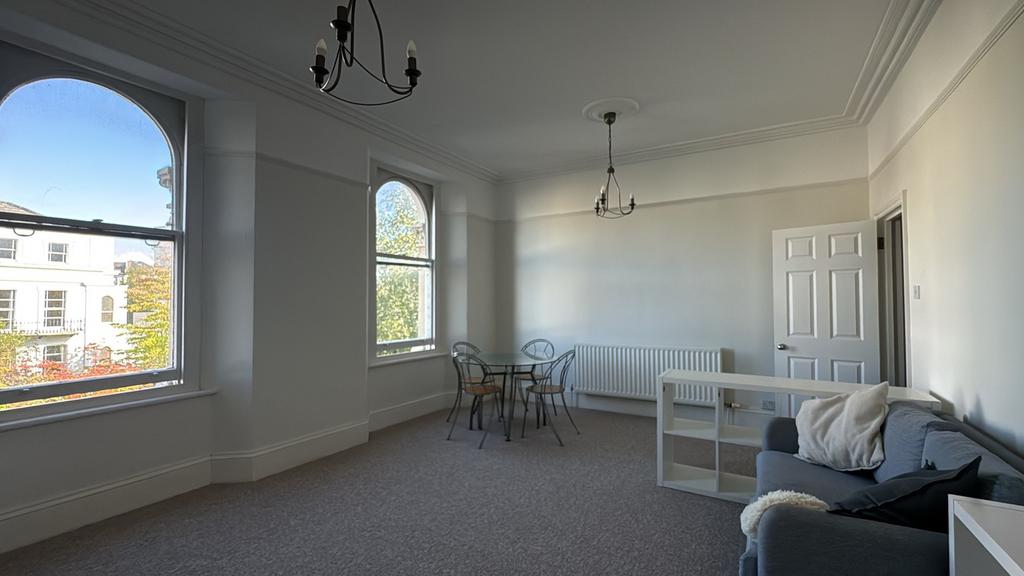 Apartment in Bristol, Clifton Village, Clifton - View 3