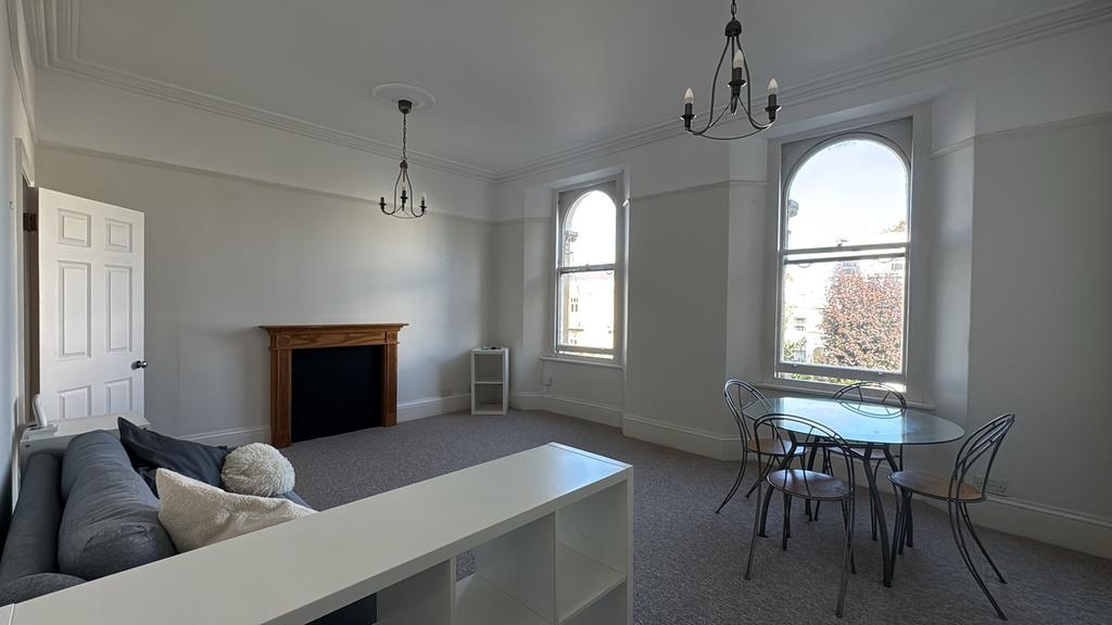 Apartment in Bristol, Clifton Village, Clifton - View 2