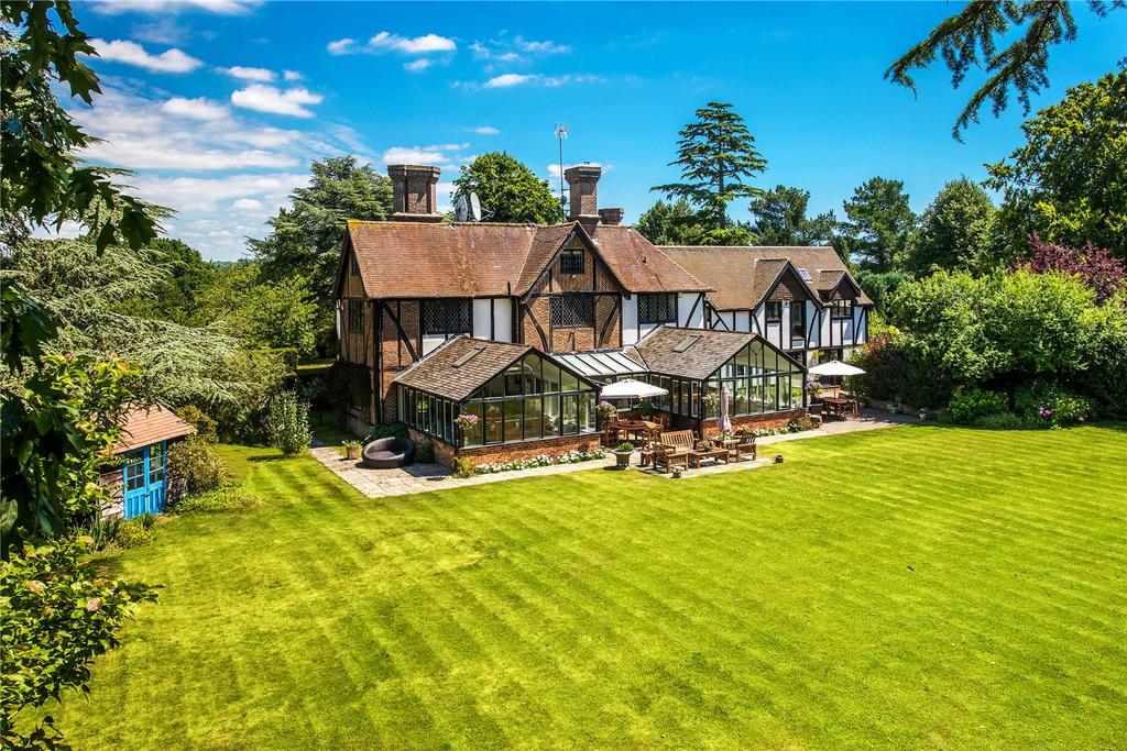 Cheesemans Lane, Hambrook, Chichester, West Sussex 6 bed detached house