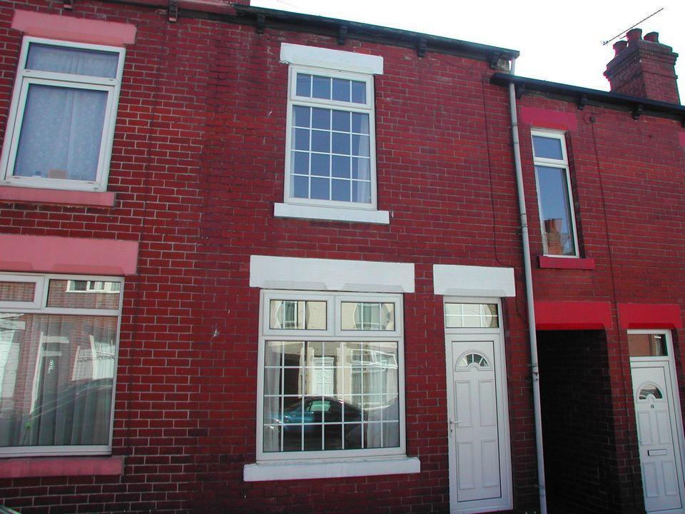 48 Helmton Road Woodseats Sheffield S8 8QJ 3 bed terraced house £525