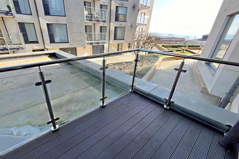 2 bedroom flat to rent, Bournemouth