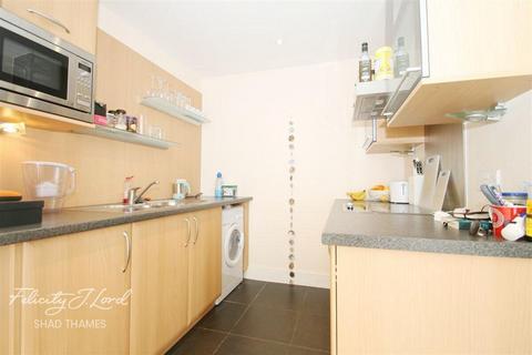 1 bedroom flat to rent, Chambers Street, LONDON