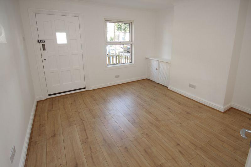 Danvers Road, Tonbridge 2 bed terraced house £280,000