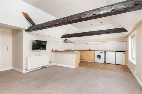 2 bedroom flat to rent, High Street, Winchester