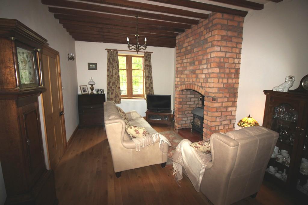 Leighton, Welshpool 4 bed detached house £300,000