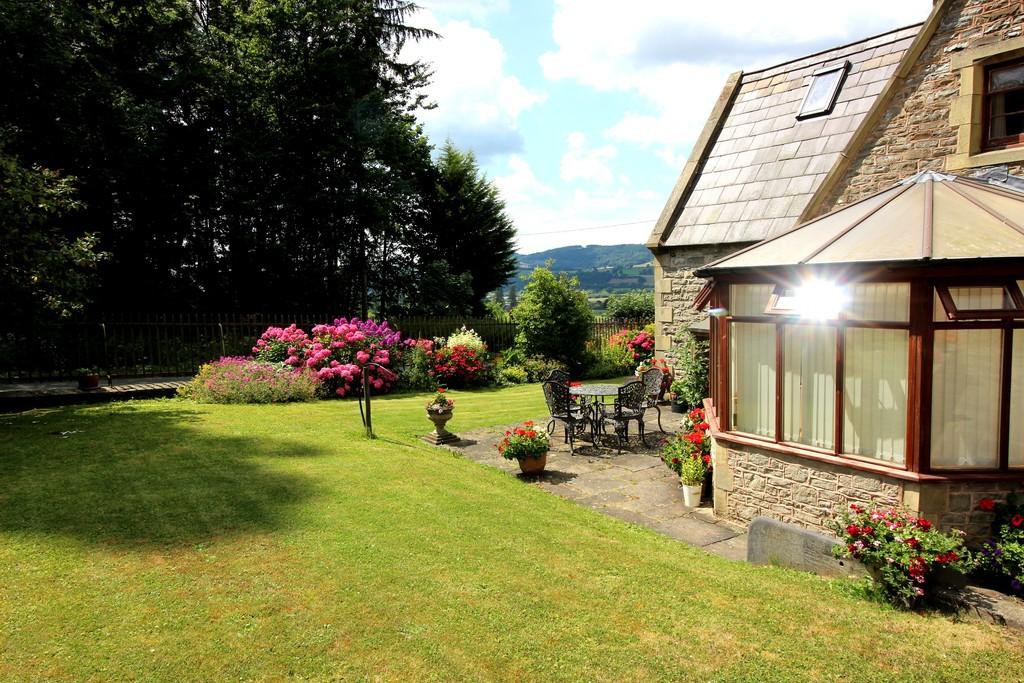 Leighton, Welshpool 4 bed detached house £300,000