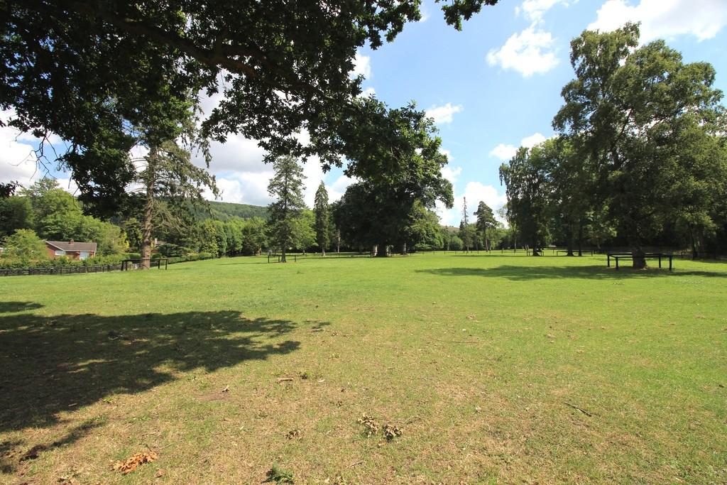 Leighton, Welshpool 4 bed detached house £300,000