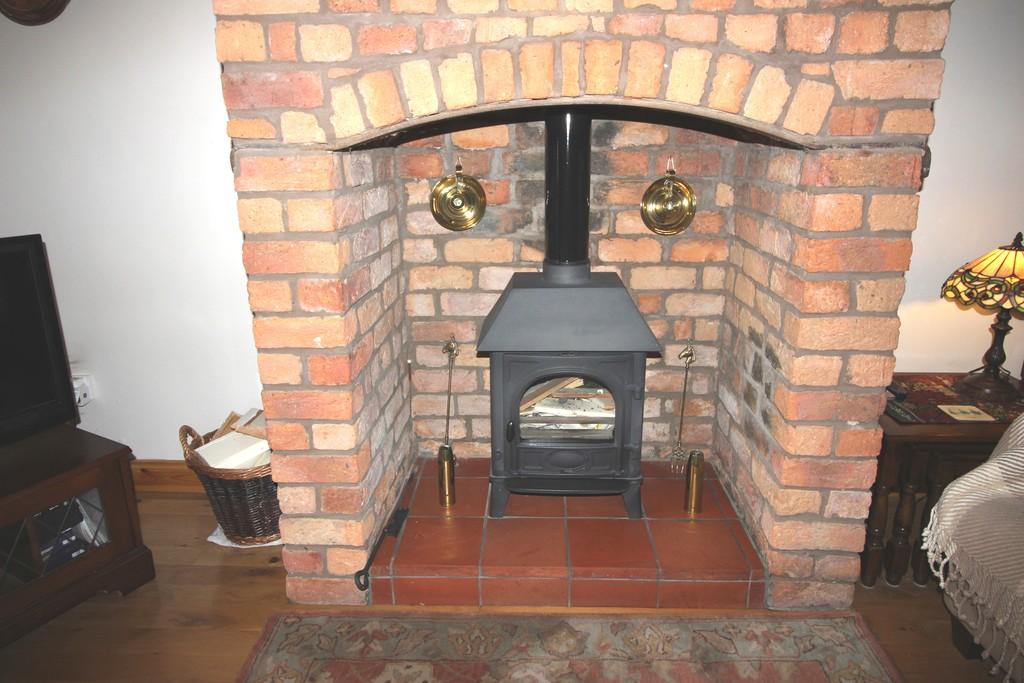 Leighton, Welshpool 4 bed detached house £300,000