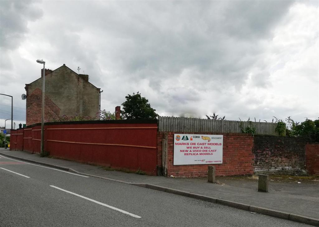 Ruiton Street, Lower Gornal, Dudley Land £275,000