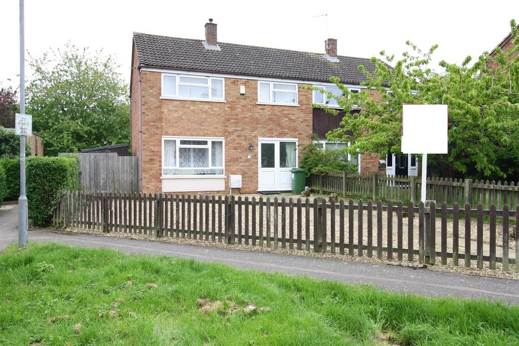 Middlesex Drive, Bletchley, Milton Keynes 3 bed semidetached house for