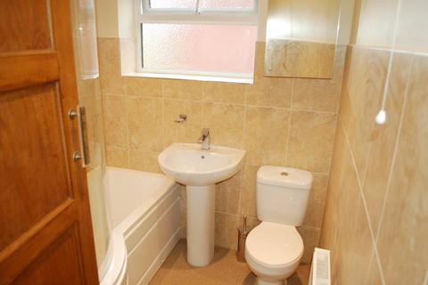 2 bedroom semi-detached house to rent, Ledbury Road, Smithies