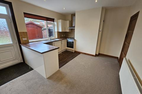 2 bedroom semi-detached house to rent, Ledbury Road, Smithies