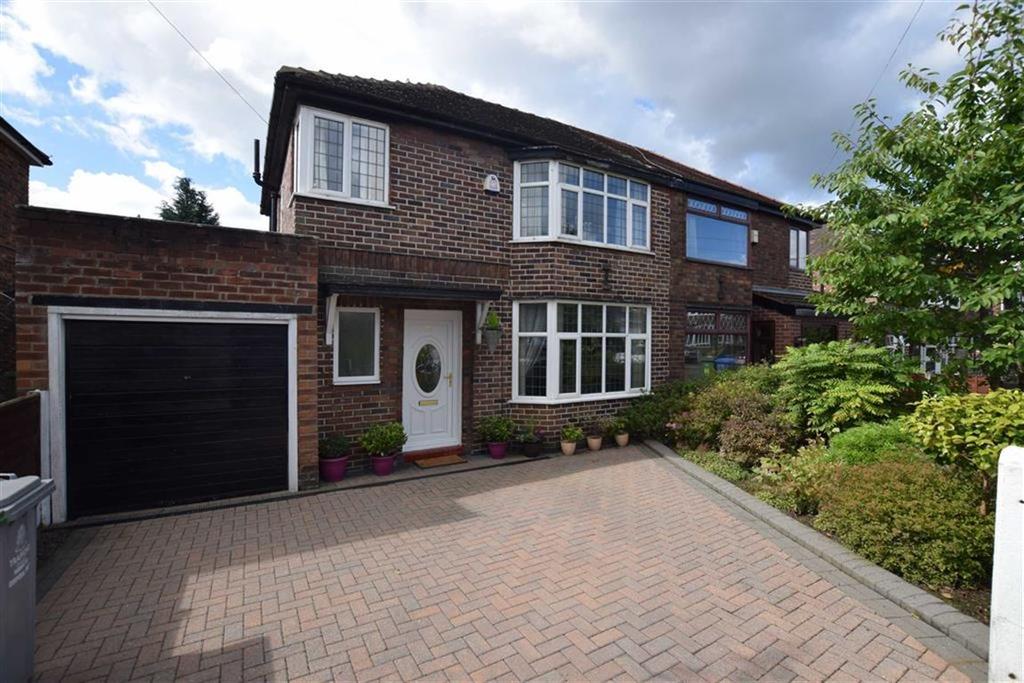 Newcroft Crescent, Urmston, Manchester 3 bed semidetached house £270,000