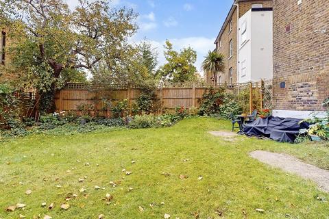 undefined, Sheen Road, TW9