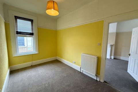 2 bedroom flat to rent, Upperton Road, Eastbourne BN21