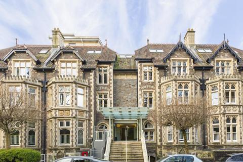 2 bedroom apartment to rent, Royal Parade, Clifton