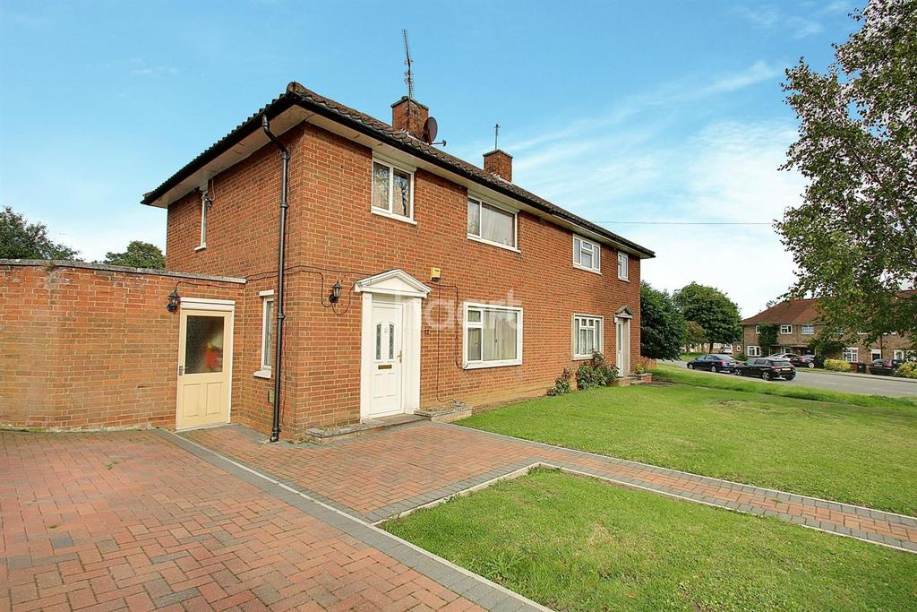 West Oval, Kings Heath, Northampton 3 bed semidetached house for sale