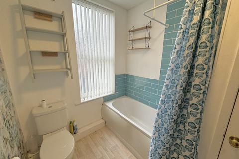 2 bedroom terraced house to rent, Ashton View, Leeds, West Yorkshire, LS8