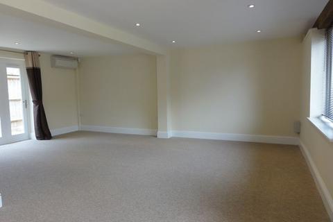 1 bedroom house to rent, Knowle Lane, Cranleigh