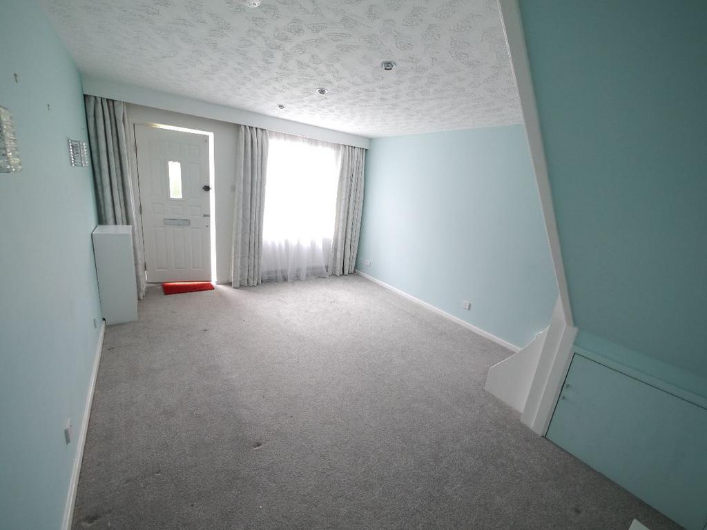 Hazeldene Court Tynemouth 2 bed terraced house £795 pcm (£183 pw)