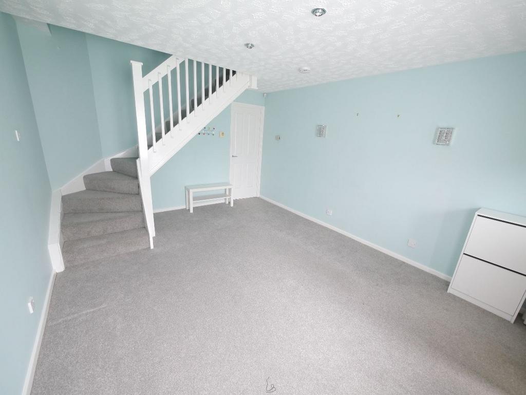 Hazeldene Court Tynemouth 2 bed terraced house £795 pcm (£183 pw)