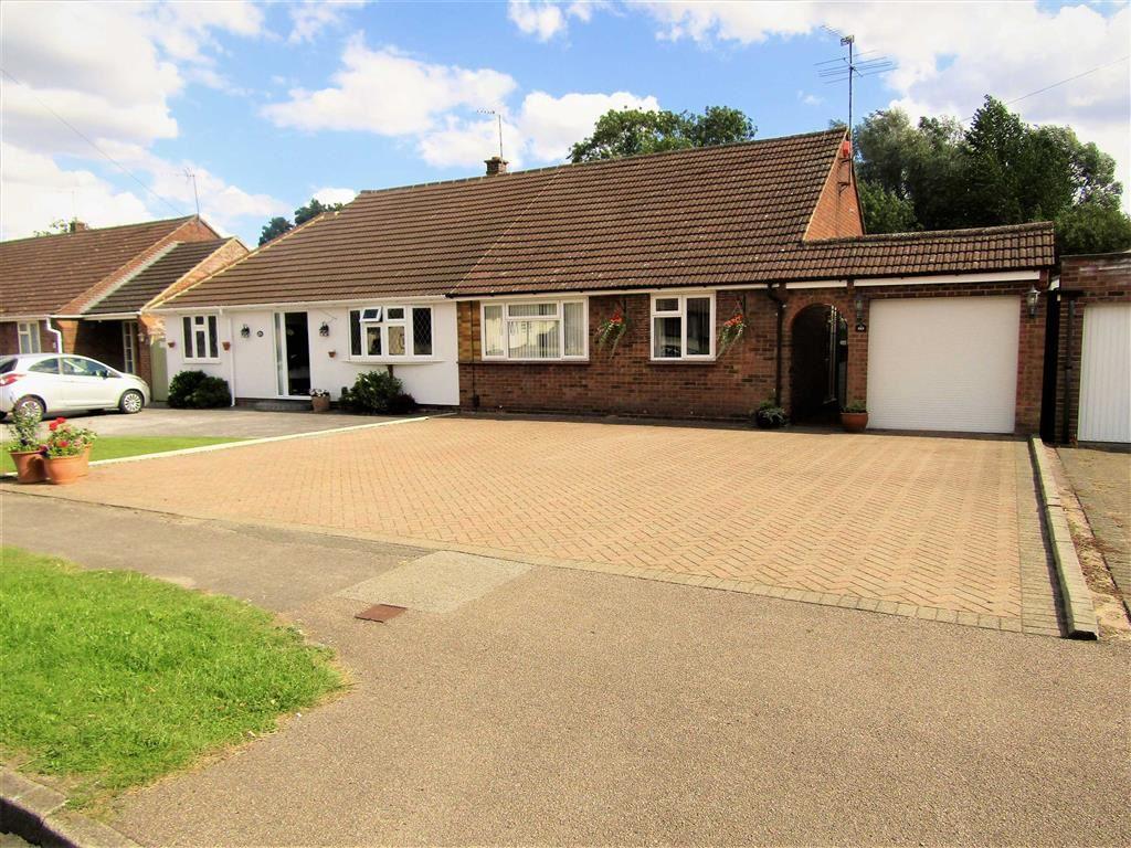 Ninesprings Way, Hitchin, SG4 2 bed semidetached bungalow £485,000