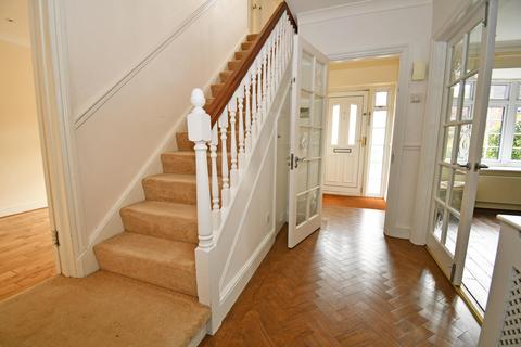 5 bedroom detached house to rent, Howfield Green, Hoddesdon, Hoddesdon EN11