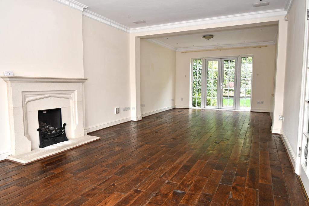 Sitting/Dining Room