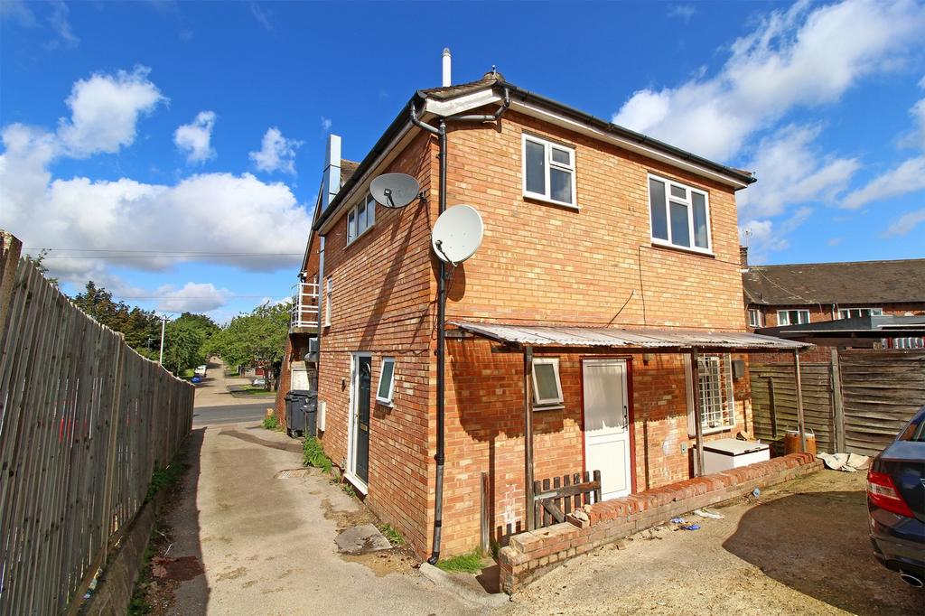 Bursland, Letchworth Garden City, Hertfordshire 1 bed flat £95,000