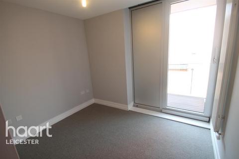 1 bedroom flat to rent, The Bar, Highcross