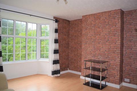 2 bedroom flat to rent, Hale Lane, Mill Hill