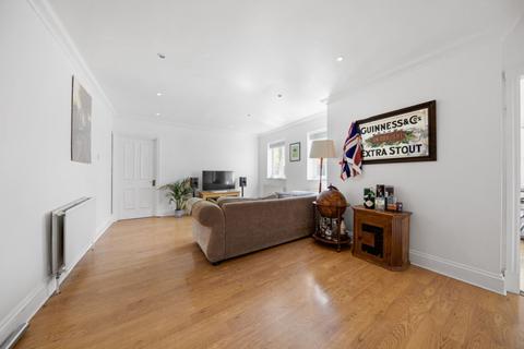2 bedroom flat to rent, Blythwood Road, Stroud Green, N4