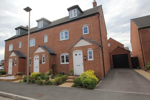 3 bedroom townhouse to rent, Green Howards Road, Saighton, Chester