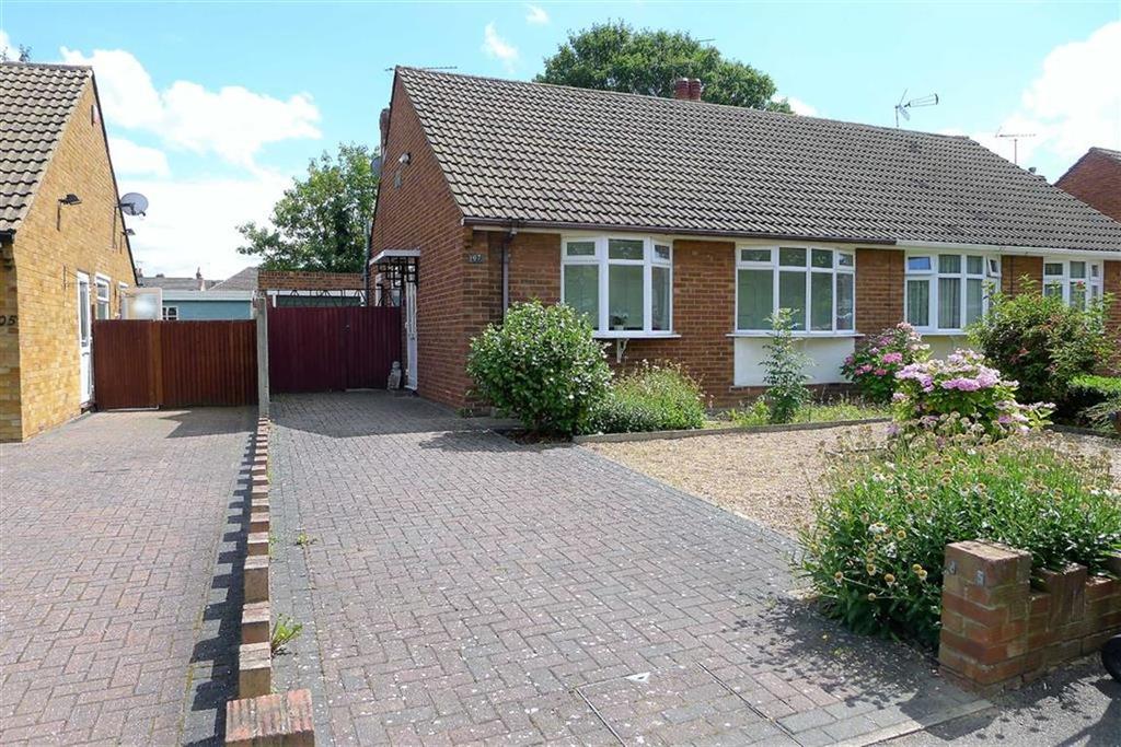 Chalky Bank Road, Rainham, Kent, ME8 2 bed semidetached bungalow £