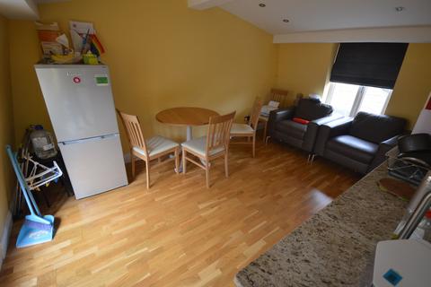 3 bedroom apartment to rent, Caledonian Road, London