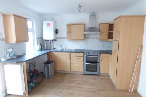 3 bedroom semi-detached house to rent, Dunstable Road, Luton, Bedfordshire, LU4 0HW