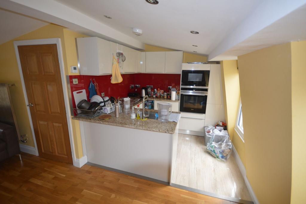 Apartment in London - View 5