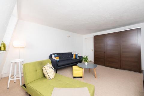 1 bedroom flat to rent, Willoughby Road, Hampstead, NW3