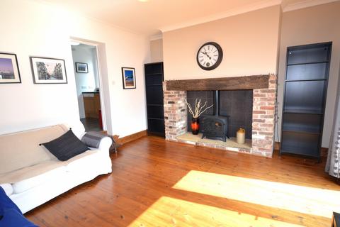 3 bedroom semi-detached house to rent, Commonside, Westbourne, PO10