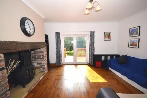 3 bedroom semi-detached house to rent, Commonside, Westbourne, PO10